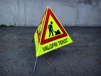 Foldeskilt med underskilt